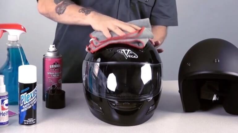 Wipe the helmet Wipe The Helmet